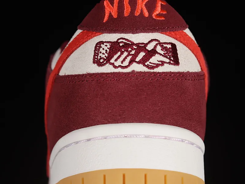 All categories Nk SB Dunk Series Nk SB Dunk Low Low-top sneakers M version Skate Like a Girl x Nk SB Dunk Low joint model Strawberry Bear SB low-top casual sports skateboard shoes DX4589-600